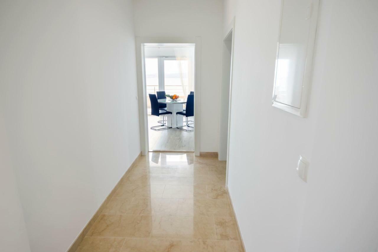 Apartmani Ticinovic Оміш Екстер'єр фото