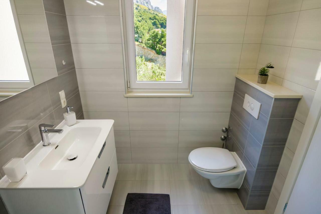 Apartmani Ticinovic Оміш Екстер'єр фото