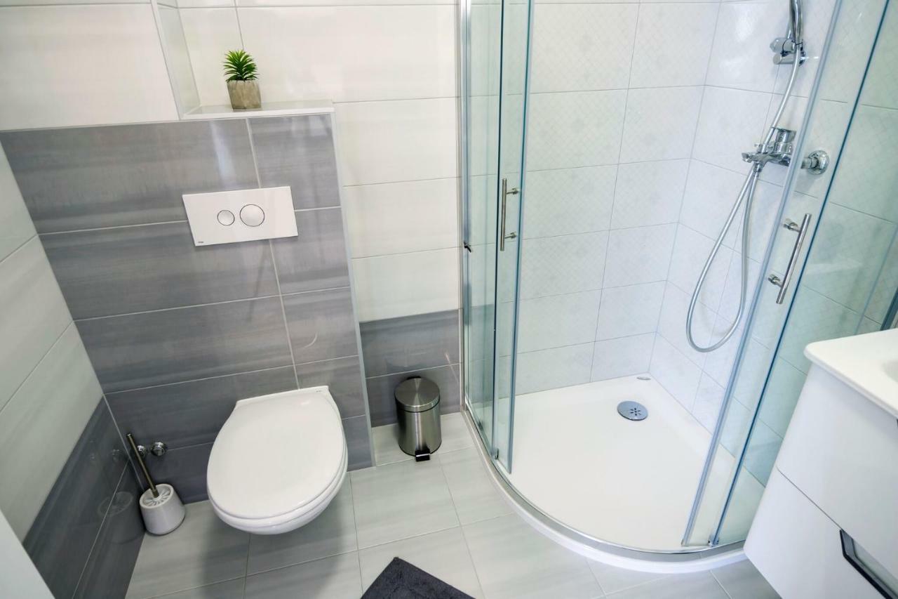 Apartmani Ticinovic Оміш Екстер'єр фото