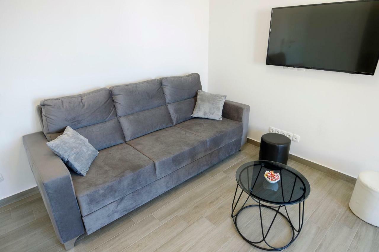 Apartmani Ticinovic Оміш Екстер'єр фото